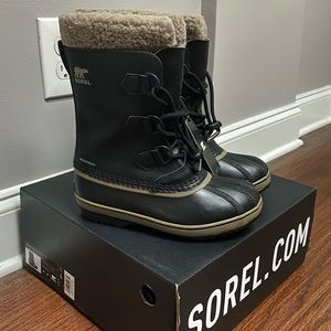 NWT Yoot Pac Waterproof Insulated Snow Boot Big Kids Sz4